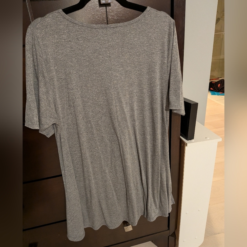 LuLaRoe Gray Scoop Neck Tunic - Picture 5 of 6